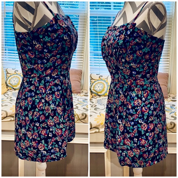 Rue 21 Floral Romper (Medium) - Picture 2 of 7